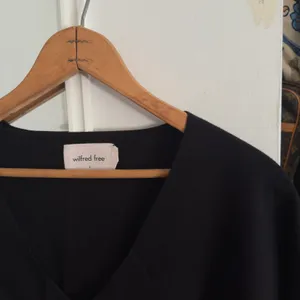 Wilfred Free Black Souvenir 3/4 Sleeve Knit Sweater thumbnail 4