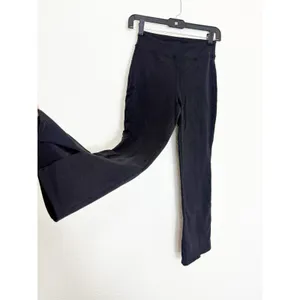 Alo Airbrush High-Waist Flutter Cropped Leggings Size XS Black Split Flare Hem thumbnail 9