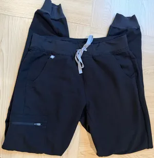 FIGS Scrub Pants thumbnail 2