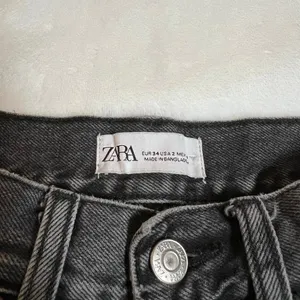 Zara Mid Rise Straight Leg Jeans Size 2 Casual Y2K Cotton Grunge 90s 2000s thumbnail 4