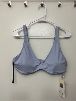 NWT Vuori Aqua Triangle Bikini Top | Women’s Swimwear | Sporty Beach Top thumbnail 3