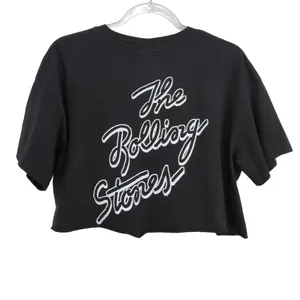 H&M Rolling Stones Graphic Crop Top Large Retro Rainbow Logo Crop Band Tee thumbnail 4