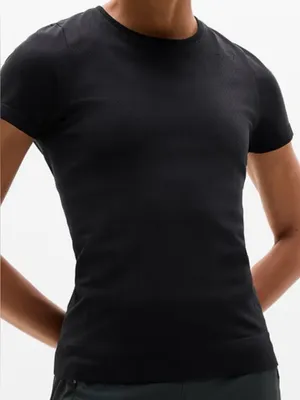 Athleta in Motion Crewneck Seamless Tee in Black size small thumbnail 1