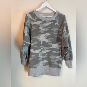 Aerie Woman's Green Grey Camo Oversized Crewneck Sweatshirt Small thumbnail 5