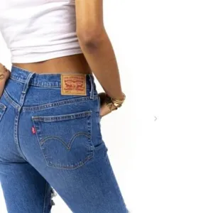 Levi’s 501 Skinny Jeans Distressed High Rise Size 26 thumbnail 5