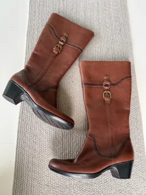 Clark’s Cognac Brown Leather Gold Buckle Tall Riding Boots Size 8 thumbnail 1