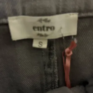 entro gray skirt NWT thumbnail 4