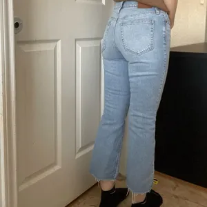 J. Crew Demi‎ Boot Crop Jeans Size 27 Light Wash thumbnail 2