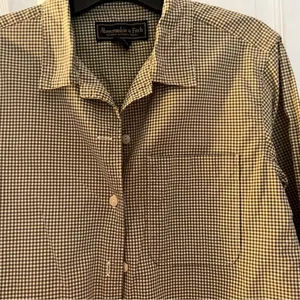 Abercrombie & Fitch women’s green plain buttoned down shirt thumbnail 2