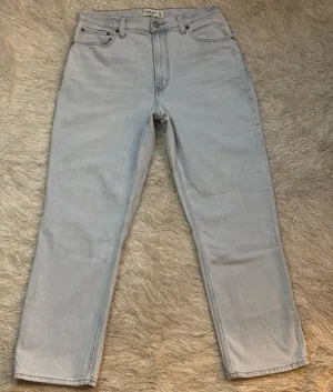 Abercrombie & Fitch Women’s Light Blue Straight Ultra High Rise Jeans Size 31/12 thumbnail 1