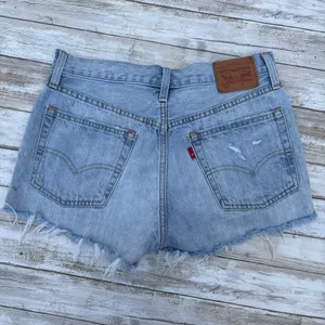 Levi's 501 Mid Rise Cutoff Denim Shorts Light Wash Distressed Patchwork‎ Sz 26 thumbnail 2