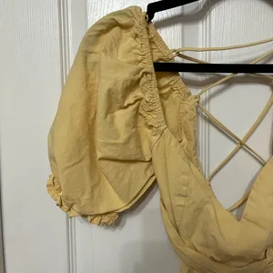 Mable backless‎ puff sleeve dress yellow size medium thumbnail 6