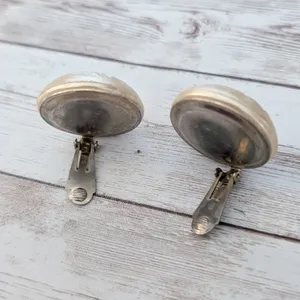 Vintage Clip On Earrings Light Golden Tone Large Chunky Statement 1 & 3/8" thumbnail 6