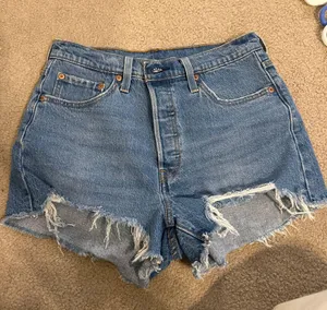 Levi 501 Jean shorts thumbnail 1