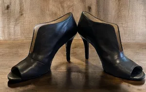 NINE WEST Women’s Leather Pumps. Size 8.5 Peep Toe Ankle Booties. Black thumbnail 1