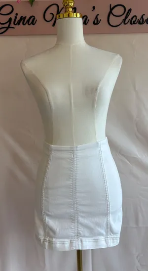 Free People Women's White Denim Mini Skirt Size 2 with Back Zipper thumbnail 1