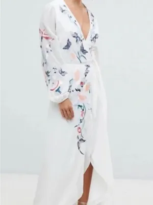 Hope & Ivy Maternity size 8-gorgeous embroidered wrap dress thumbnail 14