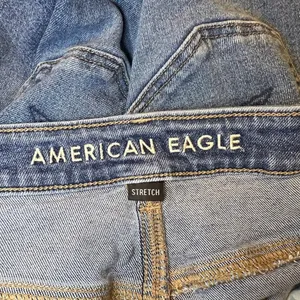 American Eagle Women's Mom Ankle Jeans Size 10 thumbnail 3