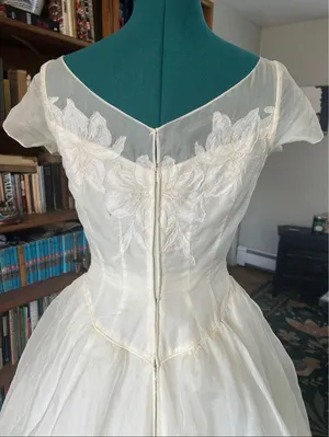 Beautiful 1940’s-1950’s Wedding Dress thumbnail 5