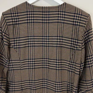 CAbi Women's Small Tartan Plaid Flounce Jacket Longline‎ Dark Acadamia # 3902 thumbnail 6