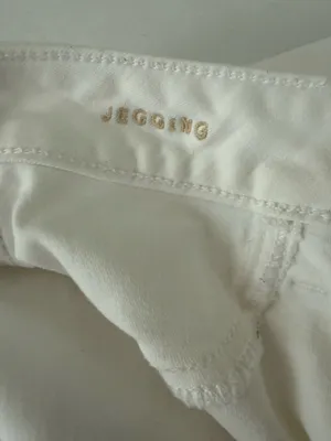 American Eagle white jeans 4 short thumbnail 5