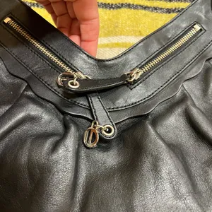 Charles David Black Shoulder Bag with Classic Design thumbnail 2