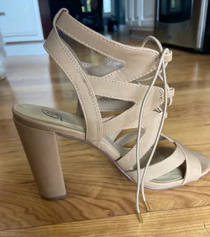 Heels Tan Size 9 thumbnail 3