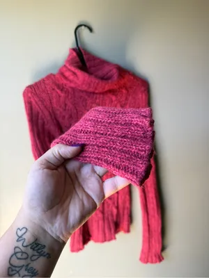 American Eagle Cable Knit Turtleneck Sweater Women’s Small Pink thumbnail 4