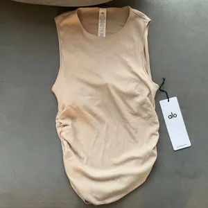 Alo Yoga Ribbed En Pointe Tank Macadamia S thumbnail 2