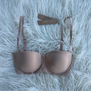 Skims Fits Everybody Strapless Bra Clay Size 30C thumbnail 2