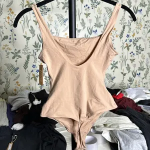 SKIMS Square Neck Bodysuit | Clay NWT size XS‎ thumbnail 6