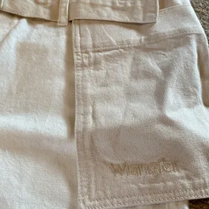 Wrangler ATG Utilitarian Wide Leg Urban Outdoors Cream Jeans Sz 4 thumbnail 6
