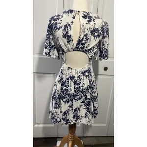 Forever 21 Navy Floral Cutout ALine Dress Women‎ Size Small thumbnail 2