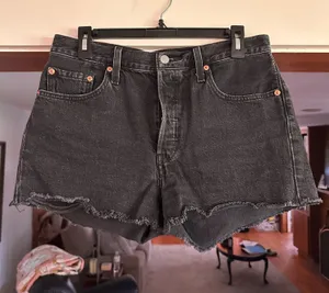 Levi’s 501 Cut-Off Shorts thumbnail 1