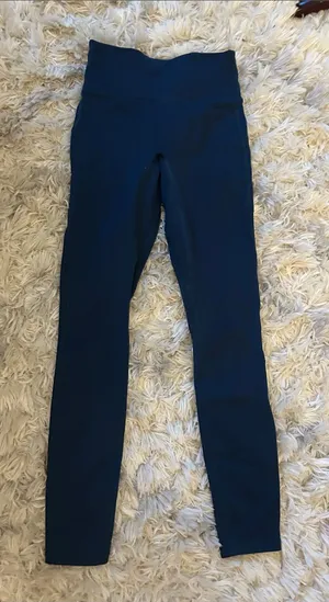 Fabletics leggings thumbnail 1