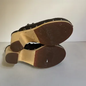 UGG Black Tweed Wooden Clog Mules Heels Women’s Size 9 thumbnail 9