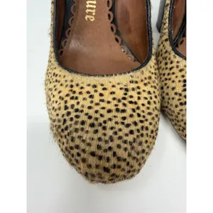 Juicy Couture Cheetah Print Calf Hair Block Heel Pumps Round Toe Tan BlK Size 7 thumbnail 4