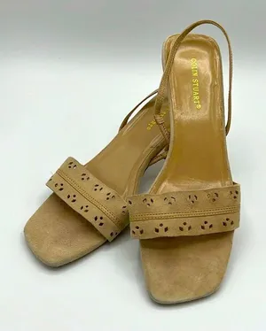 Colin Stuart Suede Tan Suede Kitten Sling back Heels‎ Size 6.5 B19A thumbnail 1