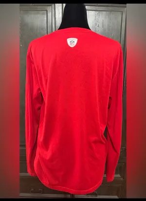 Nike NFL Falcons unisex longsleeves Dri-Fit t-shirt- size Large. Gently warn and excellent condition. Priced to sell at as is condition. Measurements approximately 20” from armpit to armpit x 26” long. Non-smoking home. Don’t like my price, make reasonable offer! And thank you for checking my closet. thumbnail 3