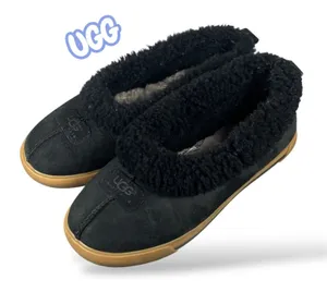 UGG Australia 1871 Black Suede Shearling Lined Slippers Womens 8 Gum Sole Shoes thumbnail 1