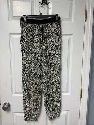 Atmosphere Black and Cream Leopard Print Joggers thumbnail 2