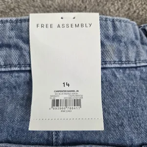 NWT Free Assembly Size 14 Light Wash Barrel Leg High Rise Utility Carpenter Jean thumbnail 7