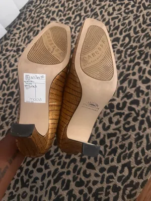 Vintage gold crocskin heels Size 5.5 thumbnail 3