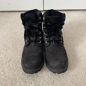 Timberland Women’s Velvet Accent Waterproof Boot thumbnail 3