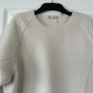 Zara ivory off white ivory oversized boucle crew neck sweatshirt sweater thumbnail 3