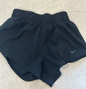 Nike Shorts thumbnail 1