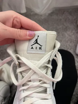 Women’s Air Jordan 1 Mid white snakeskin thumbnail 3