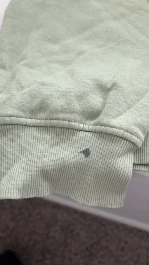 H&M green sweatshirt thumbnail 4