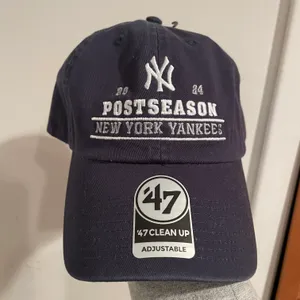 ‘47 Adult 2024 MLB Postseason New York Yankees Navy Cleanup Baseball Hat NWT thumbnail 2