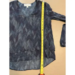 Cloth & Stone Anthropologie Dotted Herringbone Blouse Navy Blue V Neck Rayon S thumbnail 8
